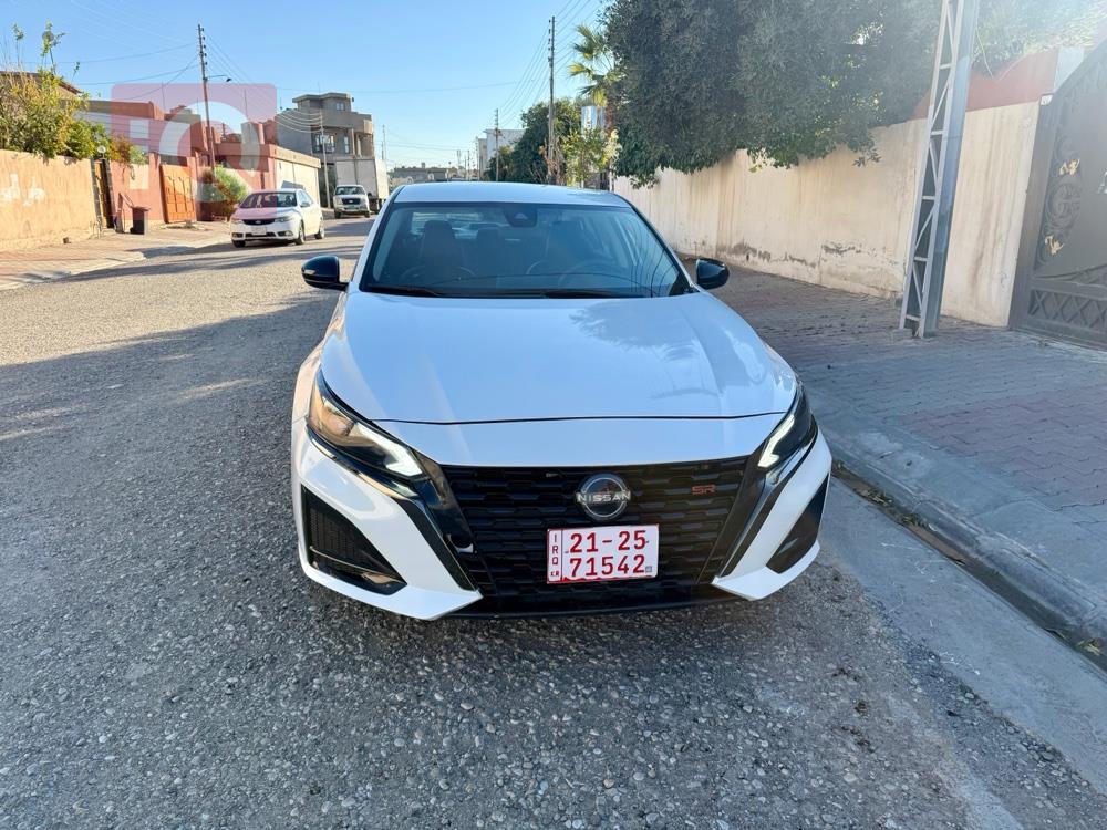 نيسان ألتيما